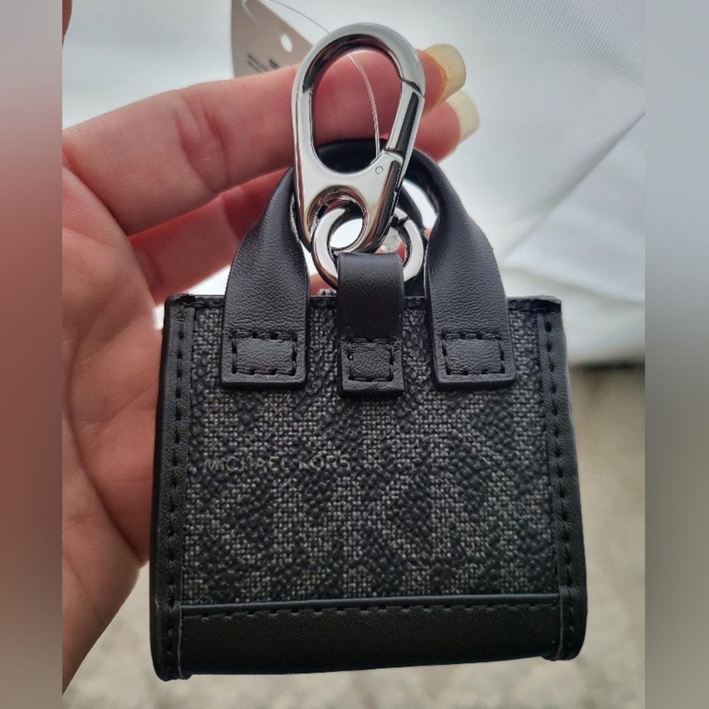 Michael Kors Micro Bag for Earbuds Case NWT - Picture 3 of 5